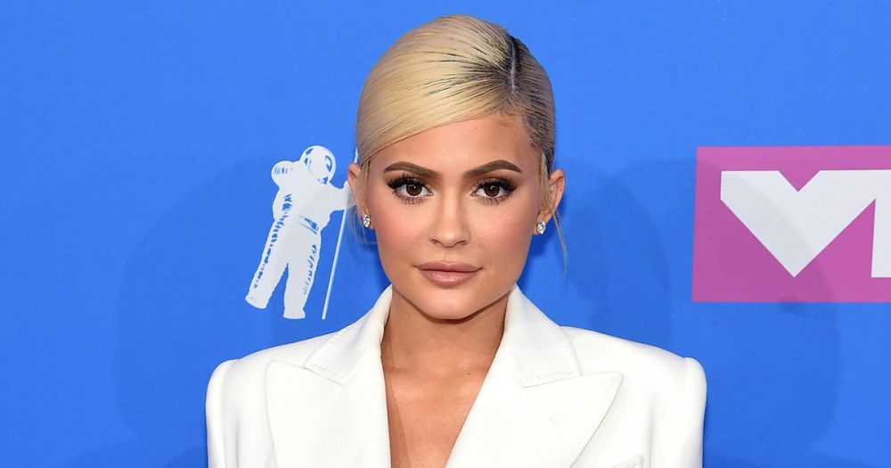 Here's How Kylie Jenner Who Sells Cosmetics Became Became The World's ...