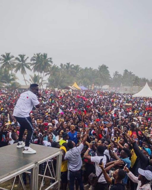 Sarkodie Gives Saltpond The Best Of His Best Performances