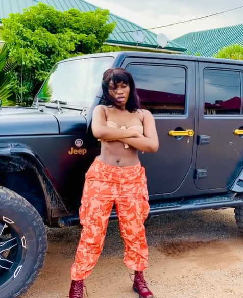 Wendy Shay exposed for undergoing tummy tuck sugery