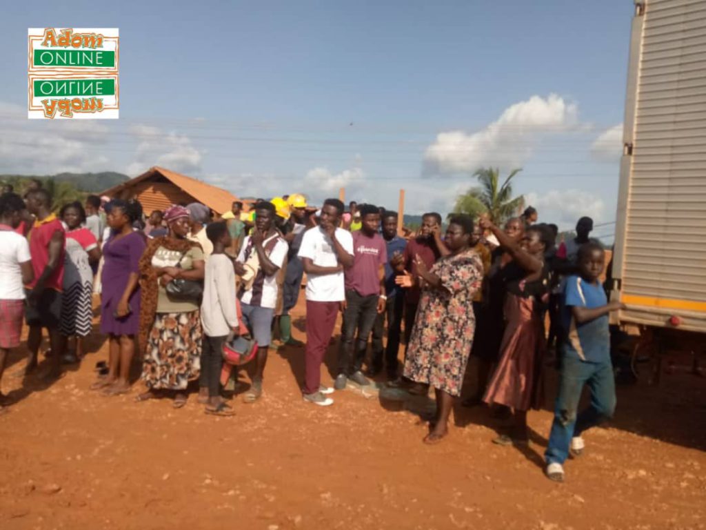 Two drivers run away after gory accident at Obuasi