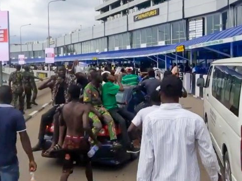 #EndSARS protesters storm Lagos airport (photos/video)