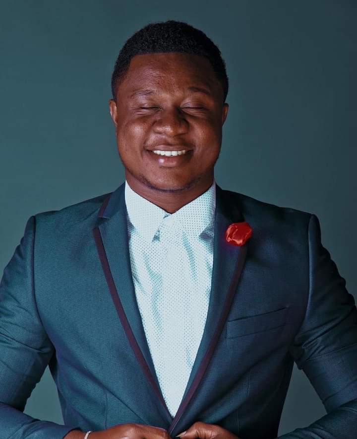 See 5 good-looking photos of Ray Styles who just died