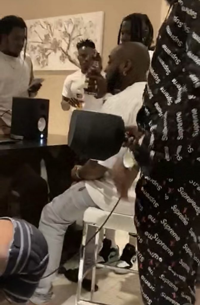 Davido and Stonebwoy team up to record a song