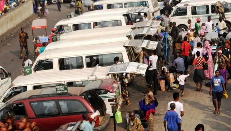 Onitsha transporters threaten to embark?on nationwide strike over increasing highway robbery attacks?and abduction