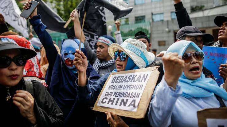 Twitter locks up Chinese embassy