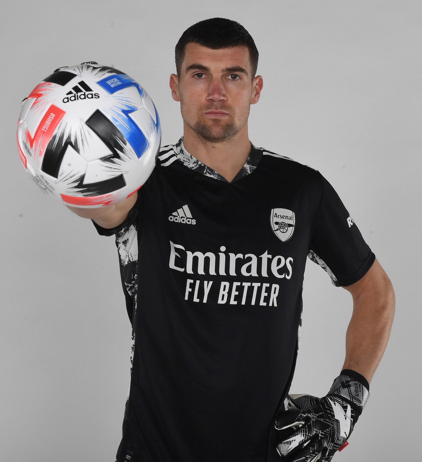 Arsenal completes loan signing of goalkeeper Mat Ryan from Brighton for the rest of the season (photos)