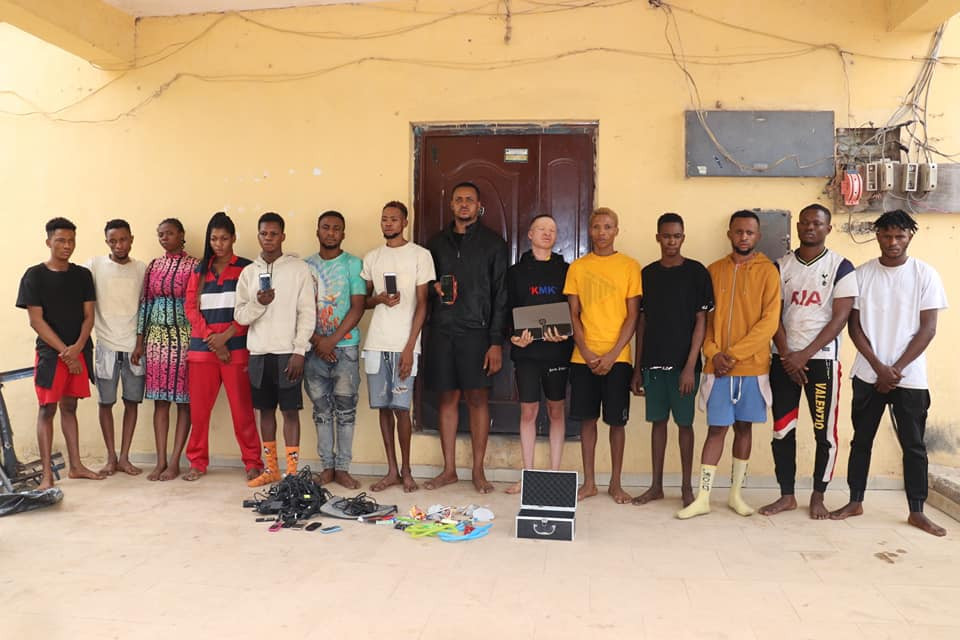 14 suspected internet fraudsters including two ladies arrested in Niger state