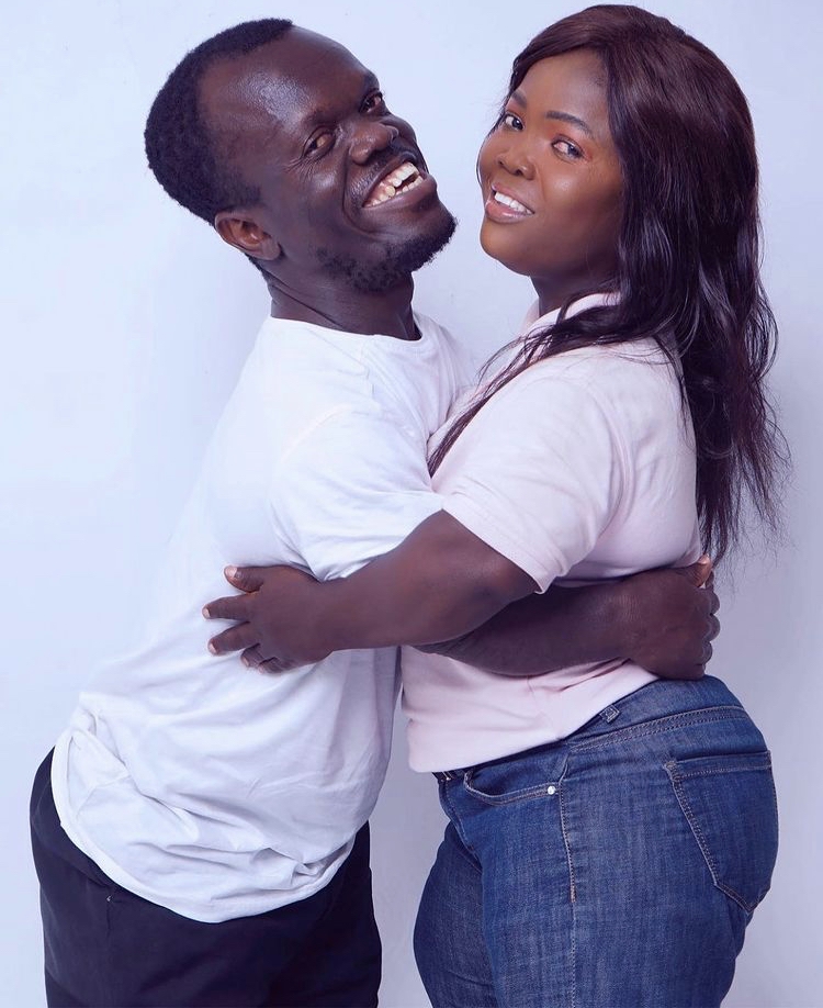 Pre-wedding photos of two midgets warm hearts on social media (photos)